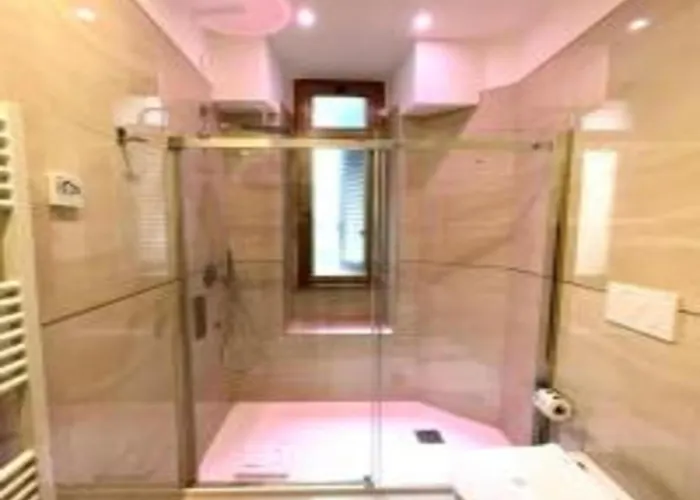 Royal Golden House-tuscolana Roma